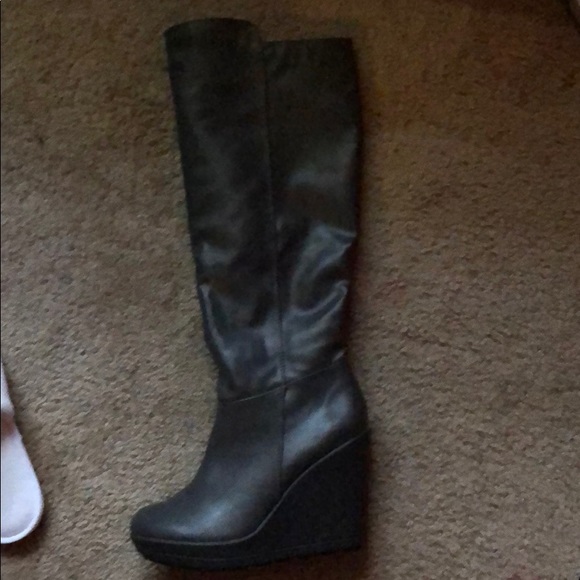 Boots - Picture 1 of 2
